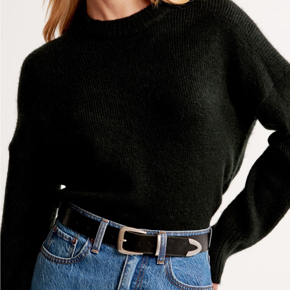 A&F Wedge Crew Sweater - Black knit